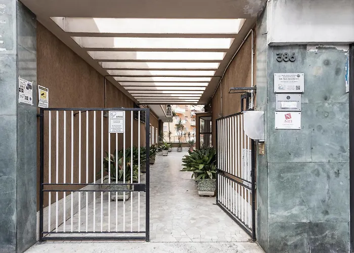 Aurelia 386 Vatican House